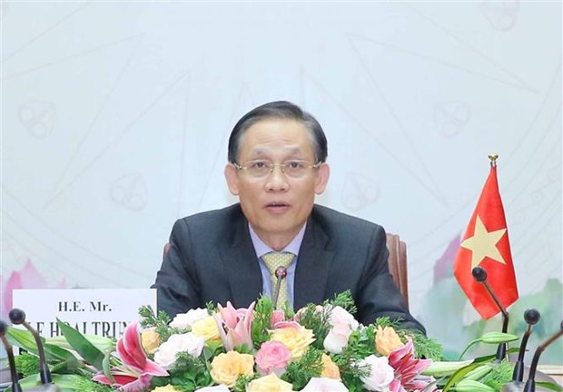 Le Vietnam chérit toujours son partenariat stratégique avec Singapour